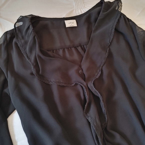 Aritzia Wilfred black sheer ruffle & lace pirate button down blouse. Size M. - Picture 3 of 11